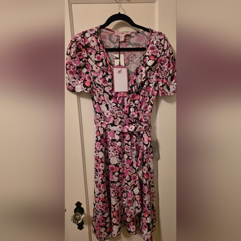 By Design Nordstrom Pink Floral Faux-Wrap Midi Dress - Size Medium - Picture 8 of 9